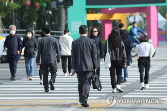 출근하는 직장인들. 연합뉴스